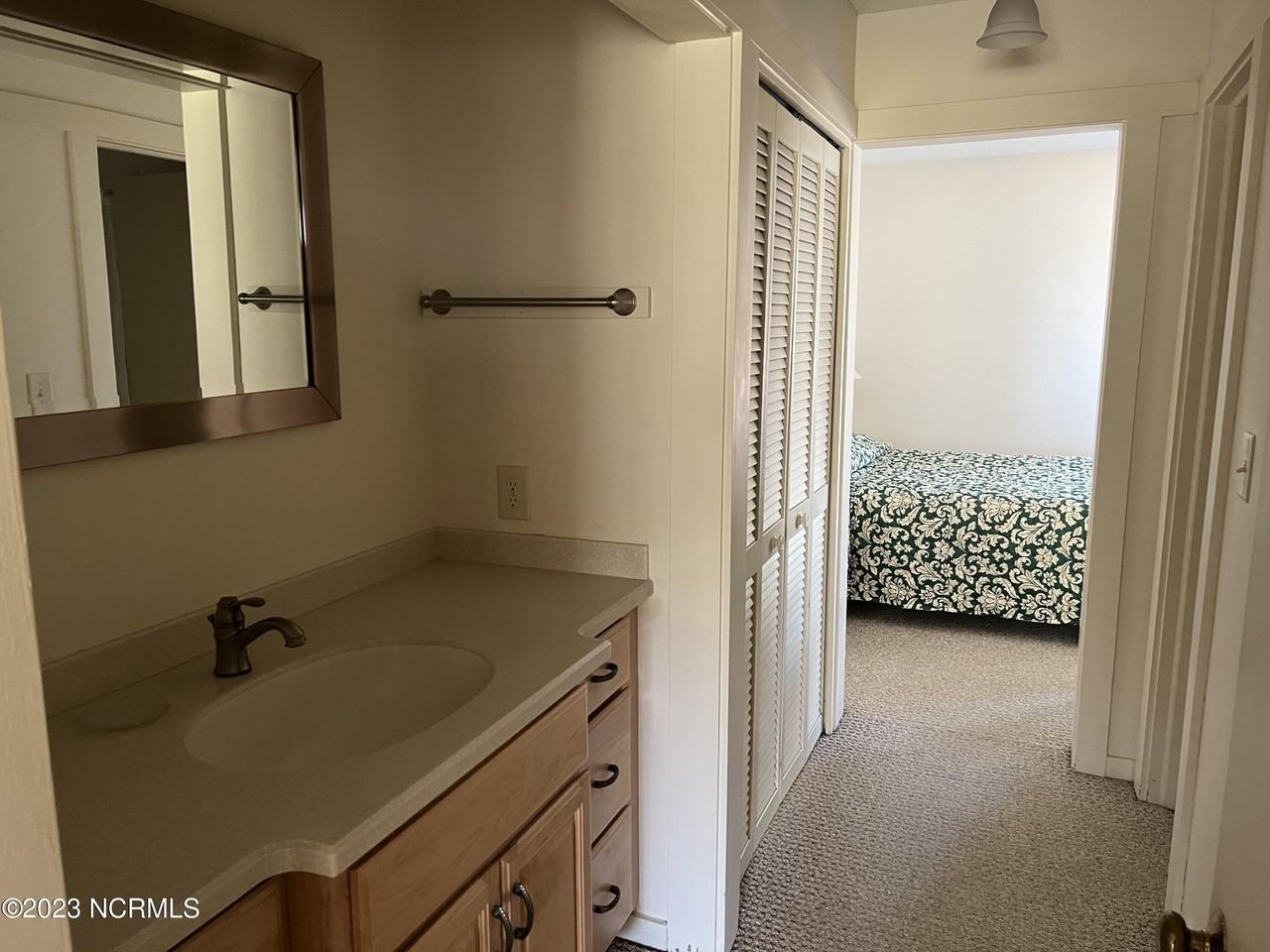 207 Foxkroft Dr - Photo 5 of 15
