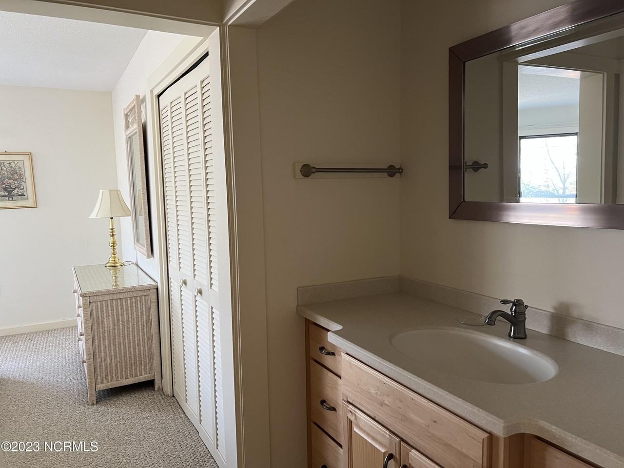 207 Foxkroft Dr - Photo 6 of 15