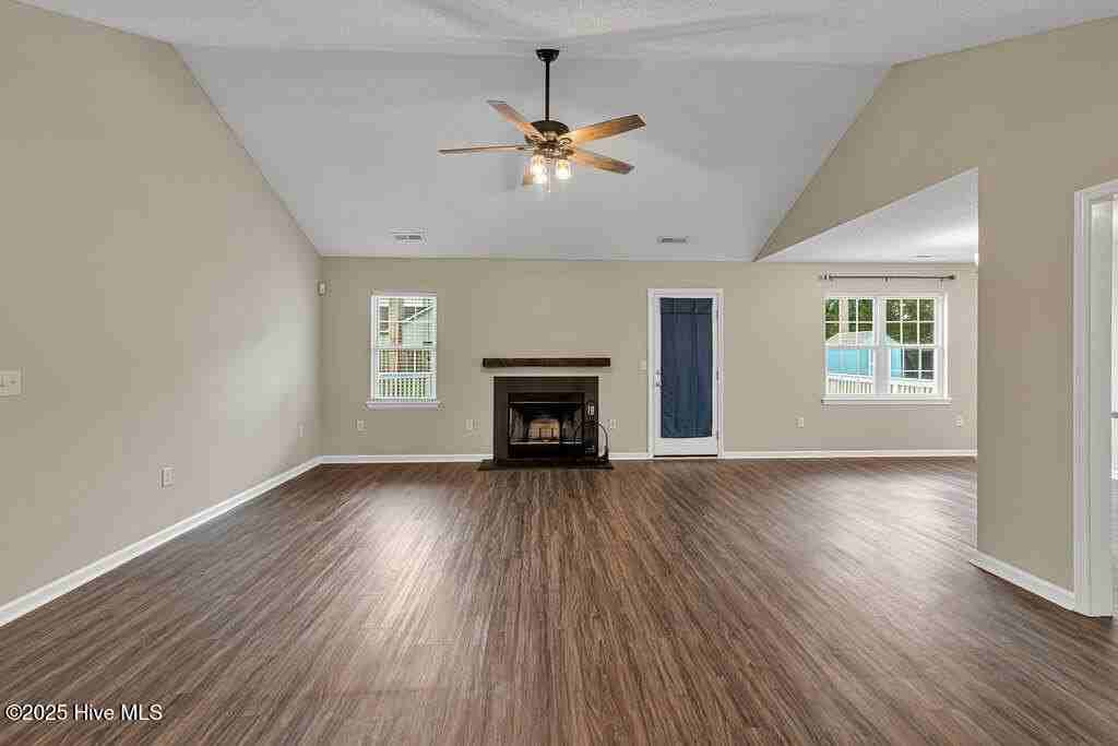 201 Ross Ct - Photo 6 of 35