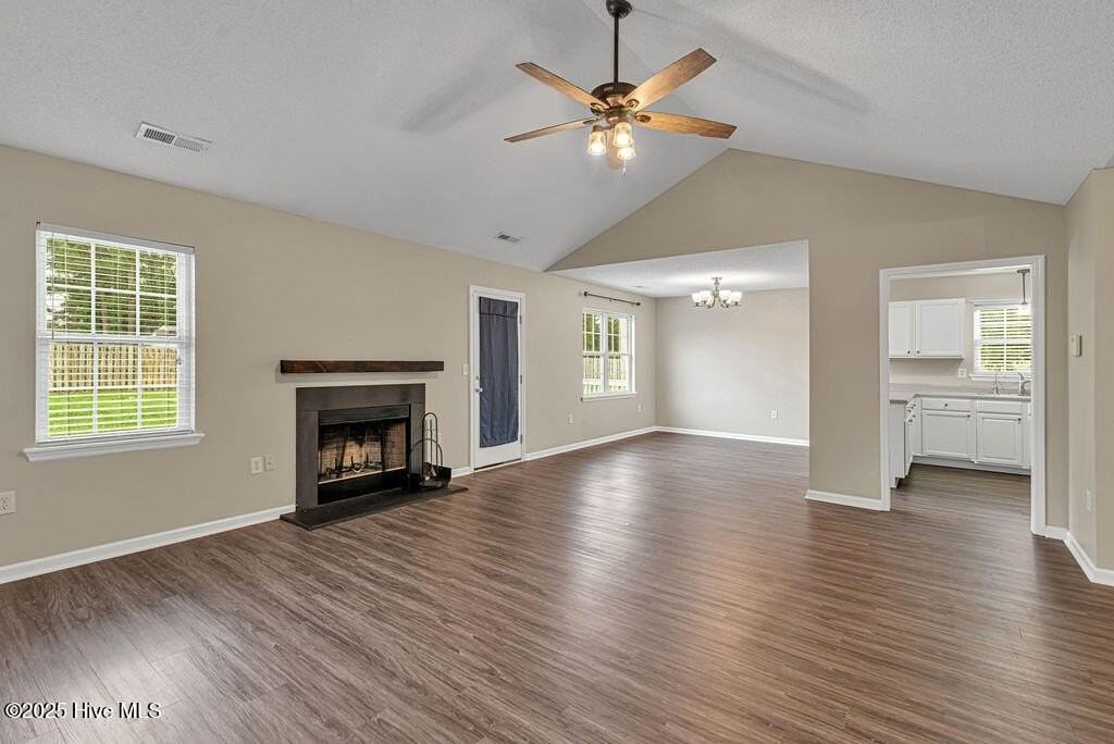 201 Ross Ct - Photo 7 of 35
