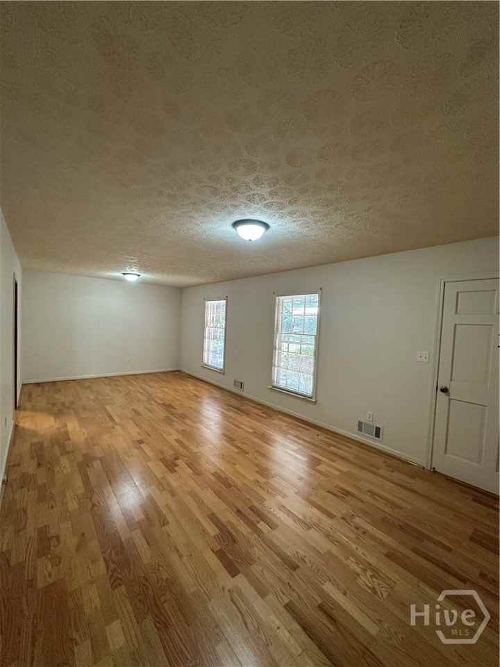 375 Segrest Cir - Photo 4 of 43