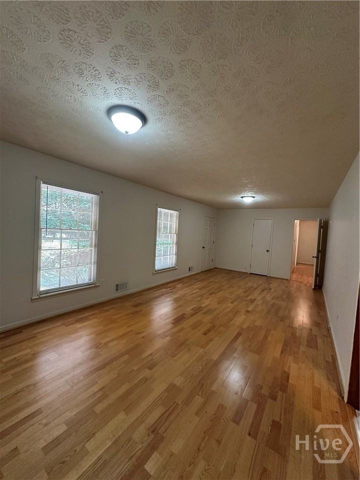375 Segrest Cir - Photo 7 of 43