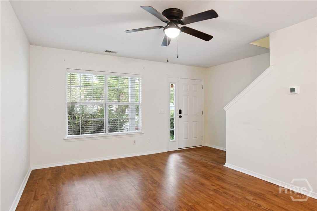84 Fairgreen St - Photo 4 of 26