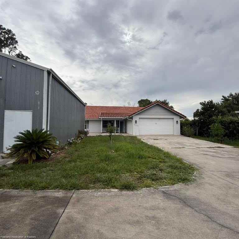 7423 Sparta Rd - Photo 2 of 32