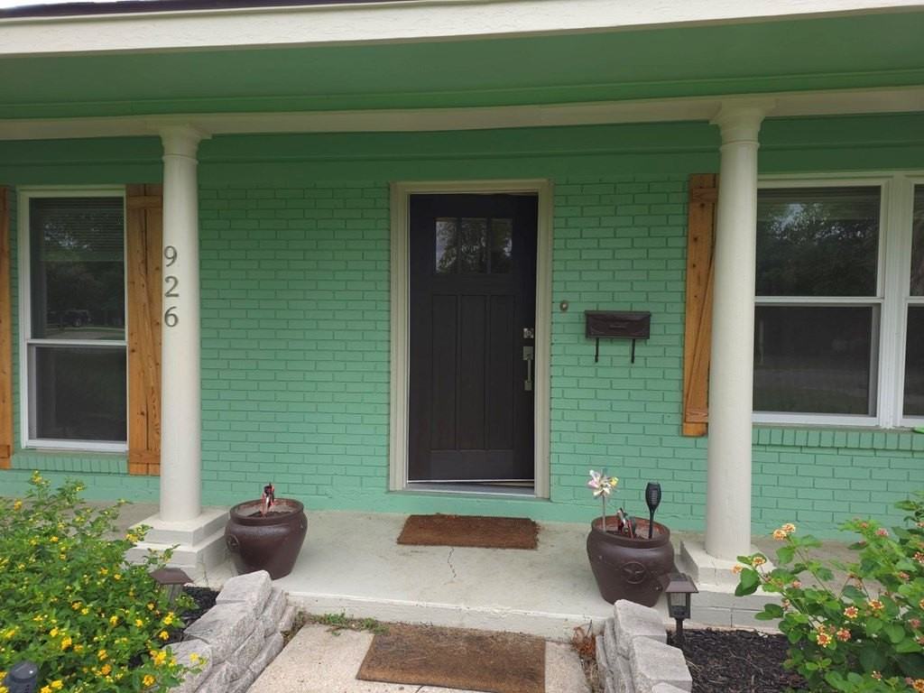 926 Pecan St - Photo 5 of 26