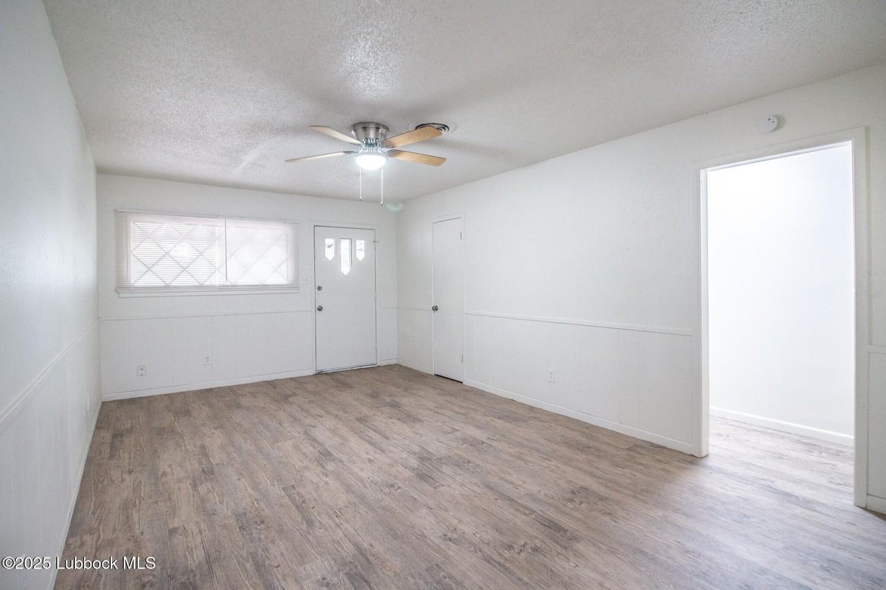 4503 39th St - Photo 5 of 16