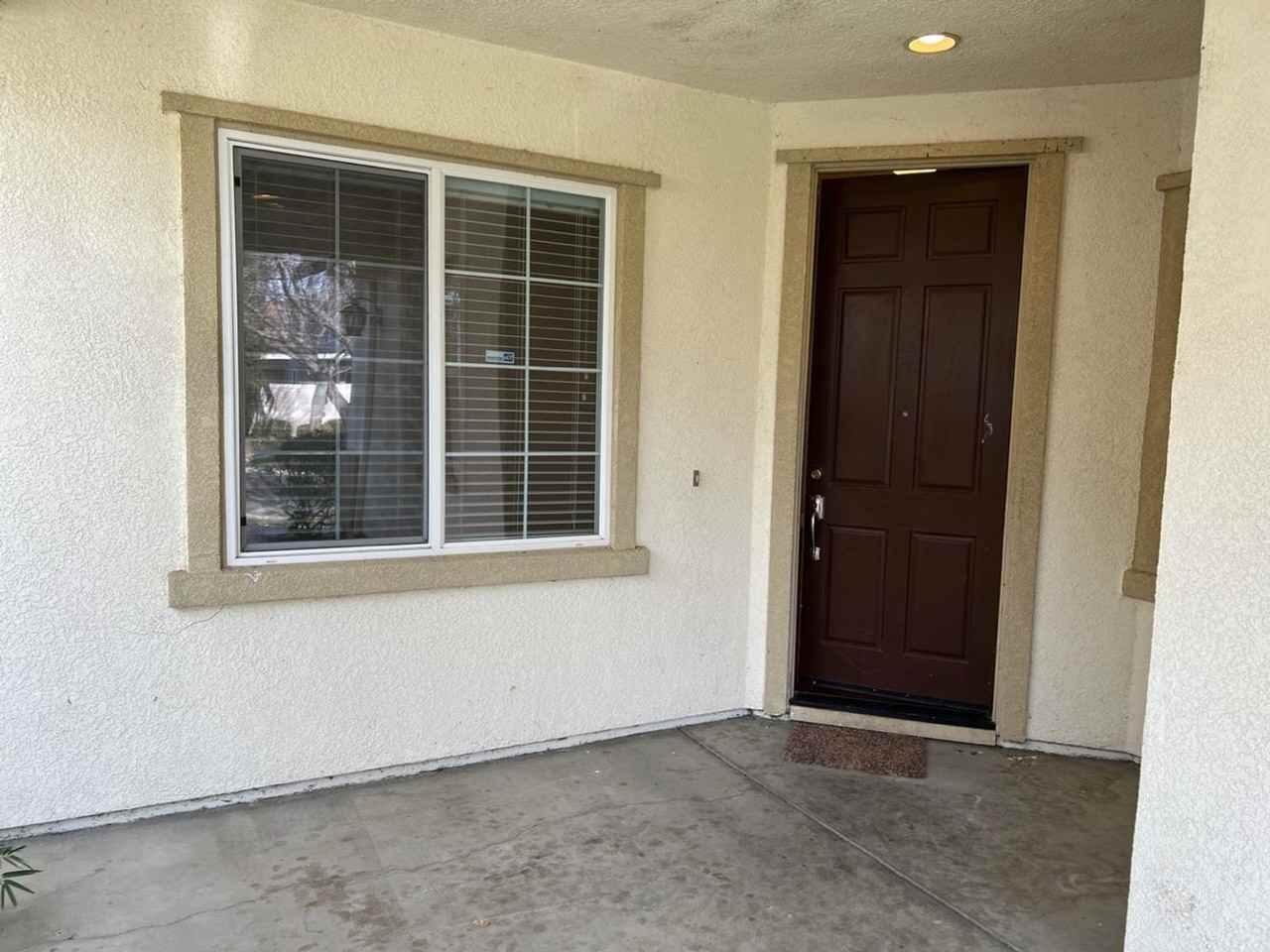 1506 Azalea Dr - Photo 4 of 50