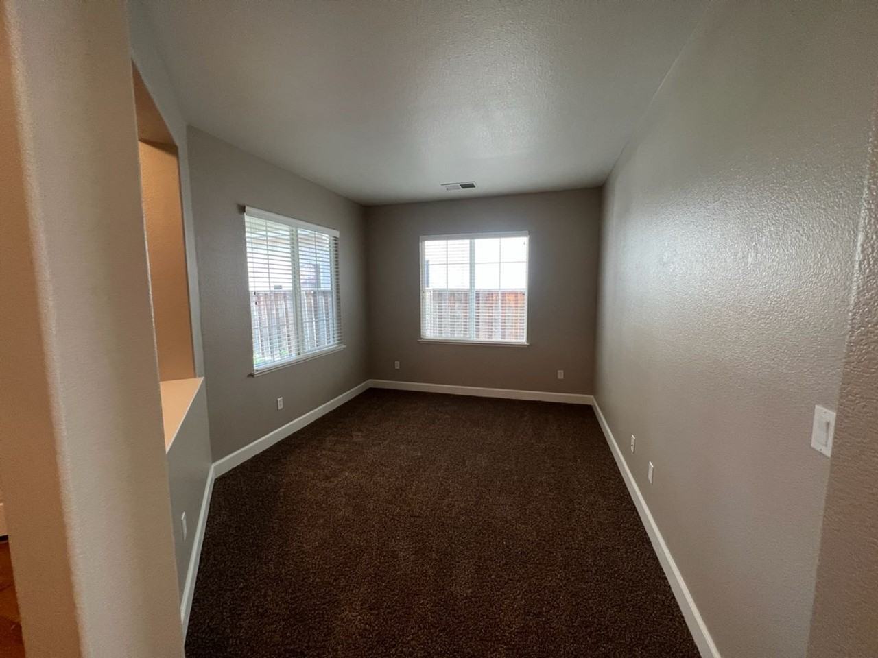 1506 Azalea Dr - Photo 7 of 50