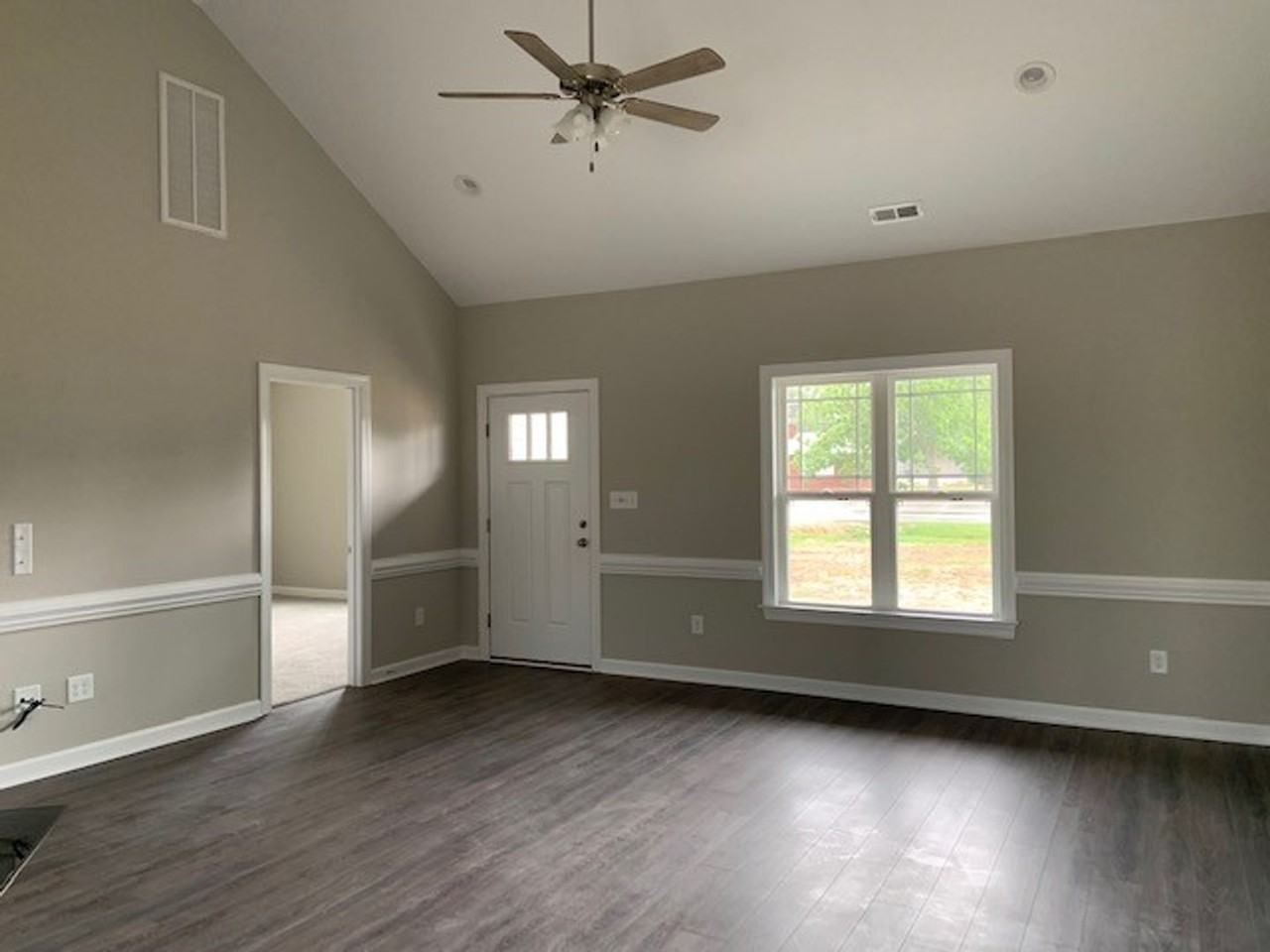 692 S Beston Rd - Photo 3 of 13