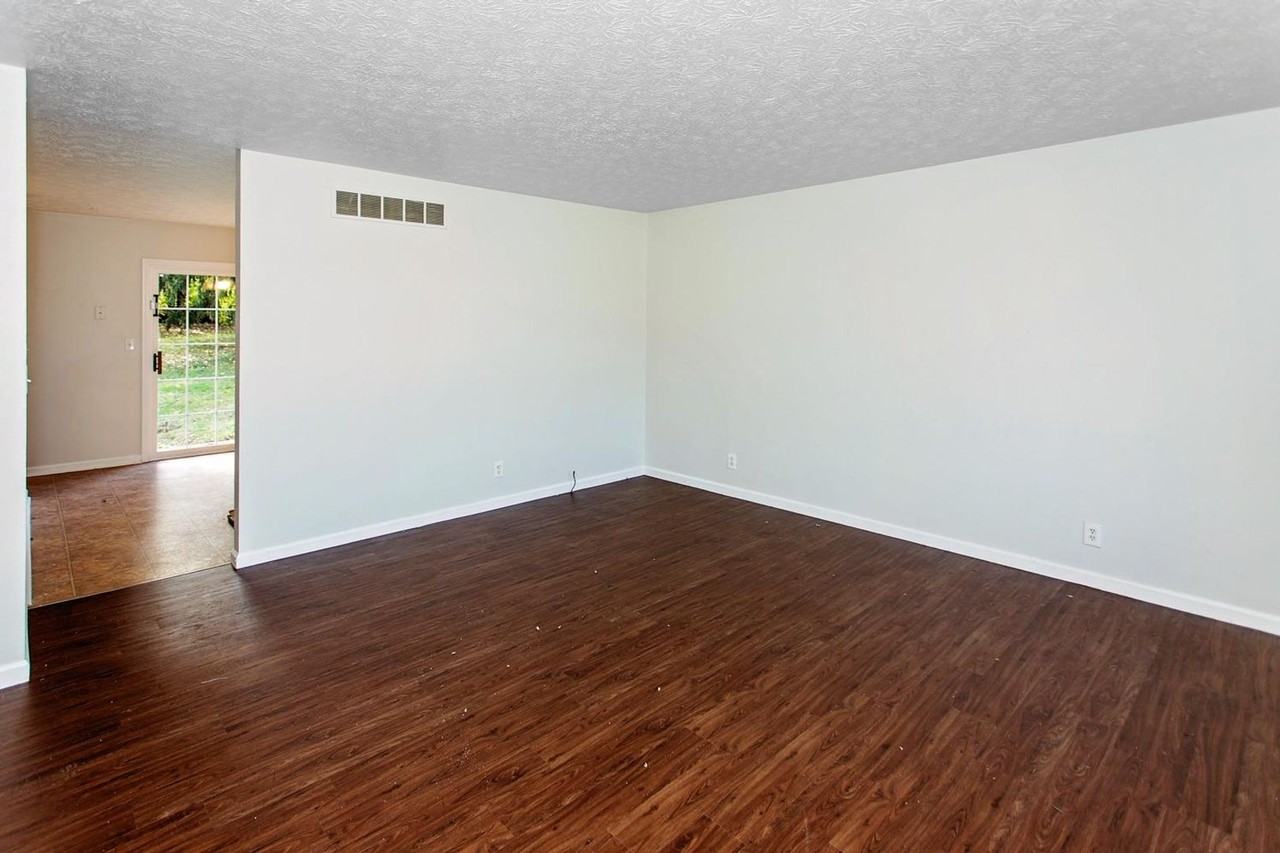 5695 Victoryview Ln - Photo 7 of 24