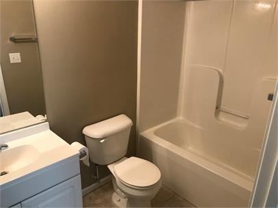 600 W Gay St #B - Photo 5 of 10