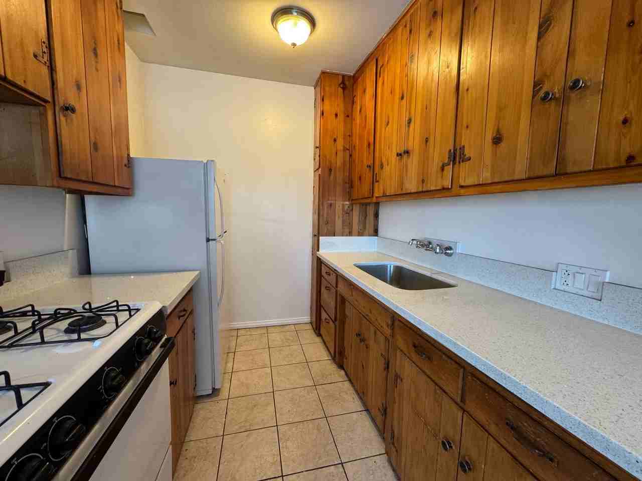 216 N Cordova St Apt C - Photo 4 of 6