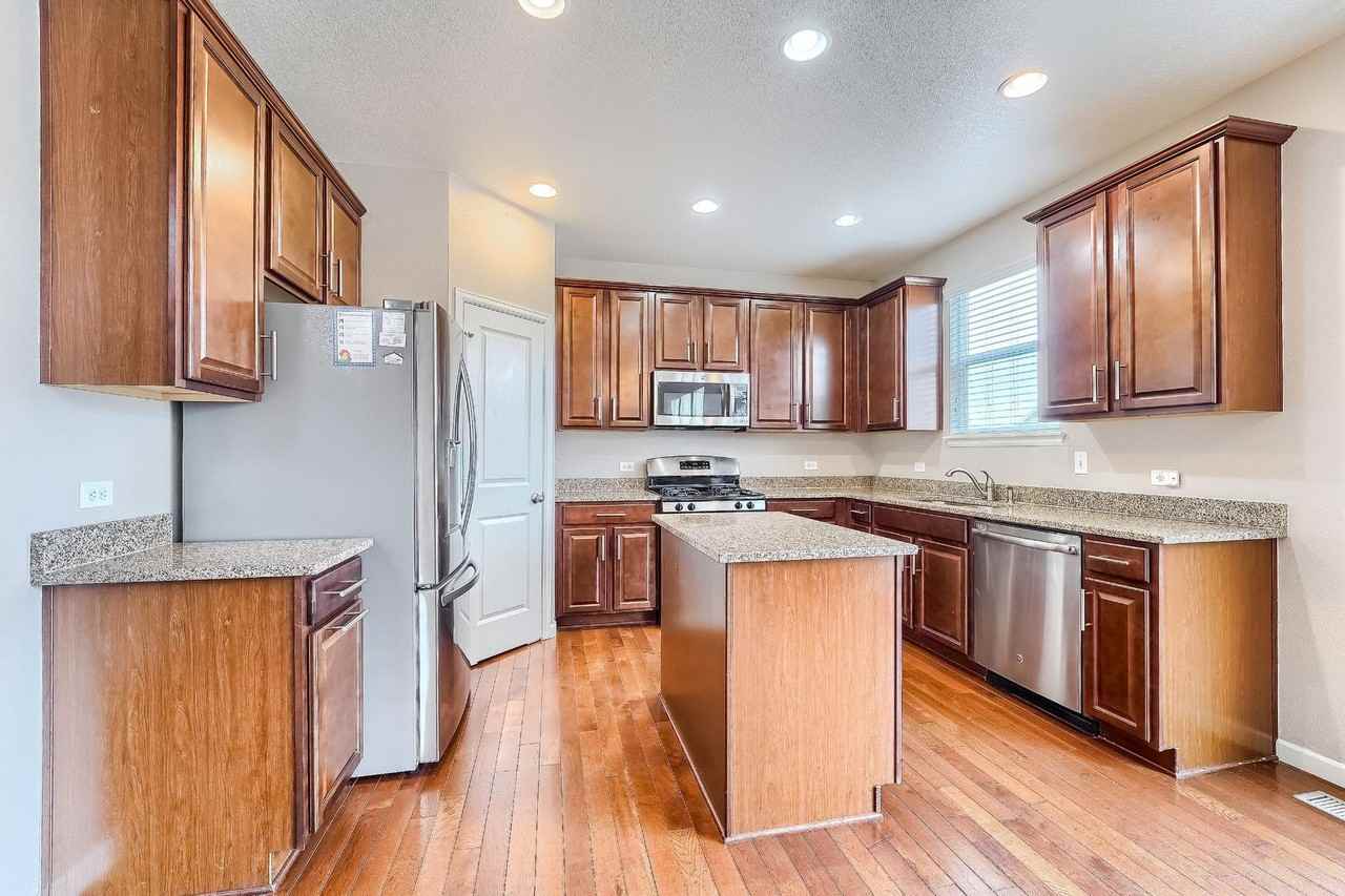 17122 Melody Dr - Photo 5 of 50