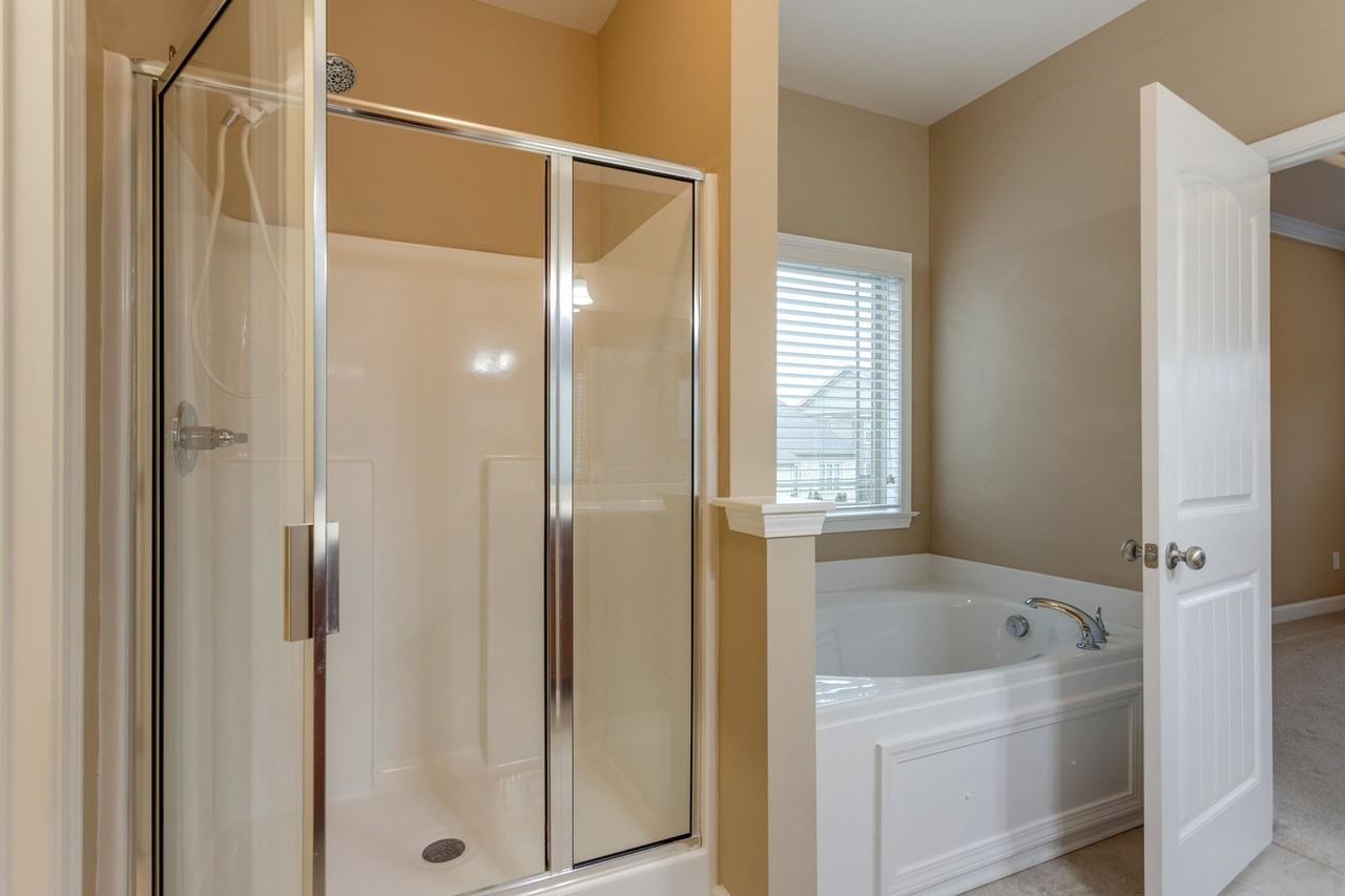 3046 Foust Dr - Photo 2 of 28