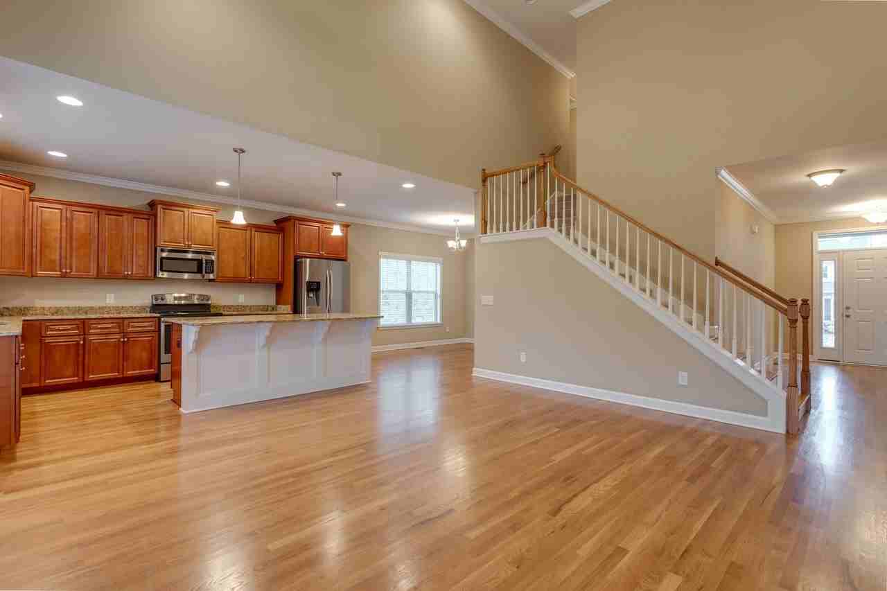 3046 Foust Dr - Photo 4 of 28