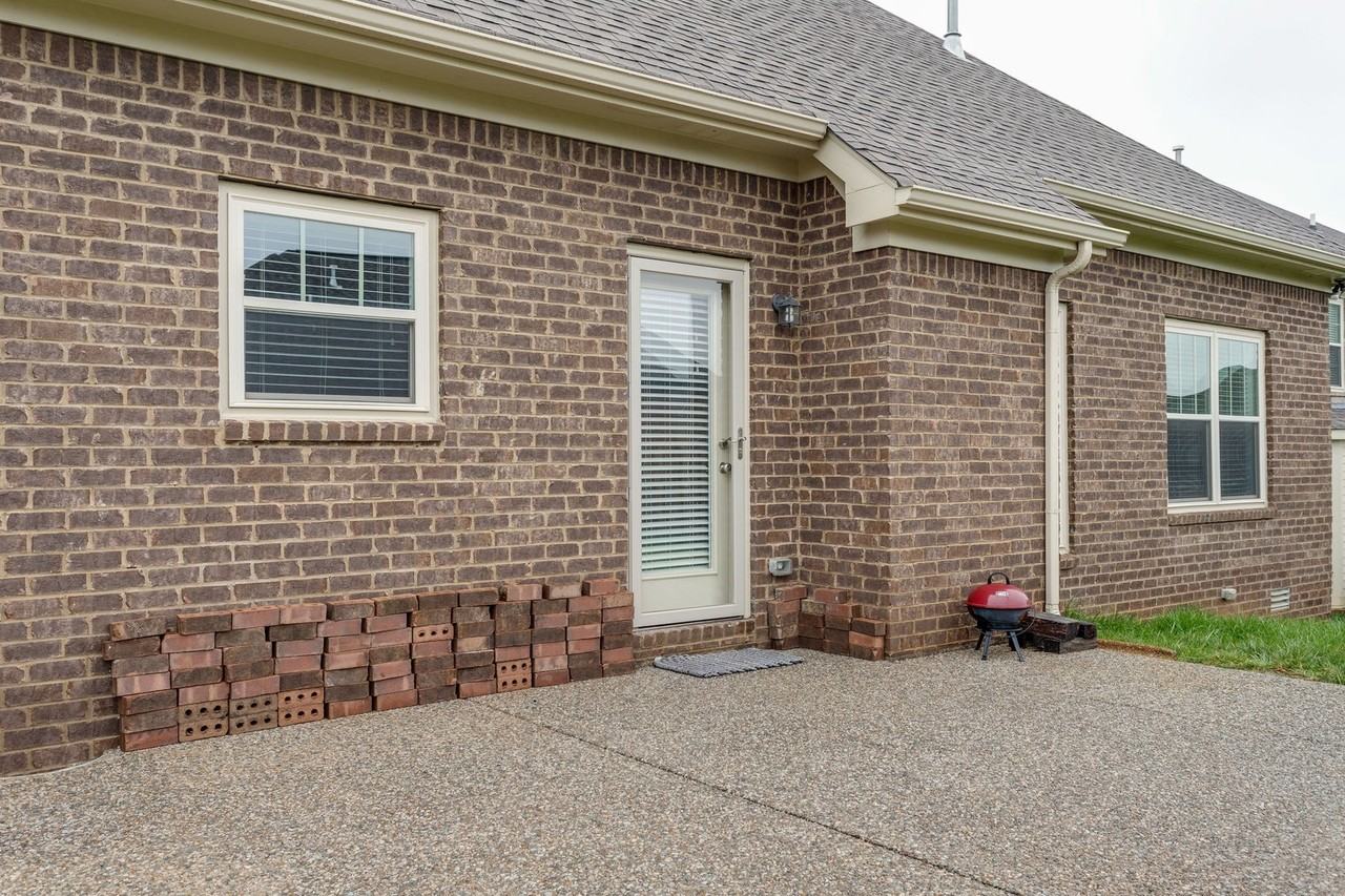3046 Foust Dr - Photo 6 of 28