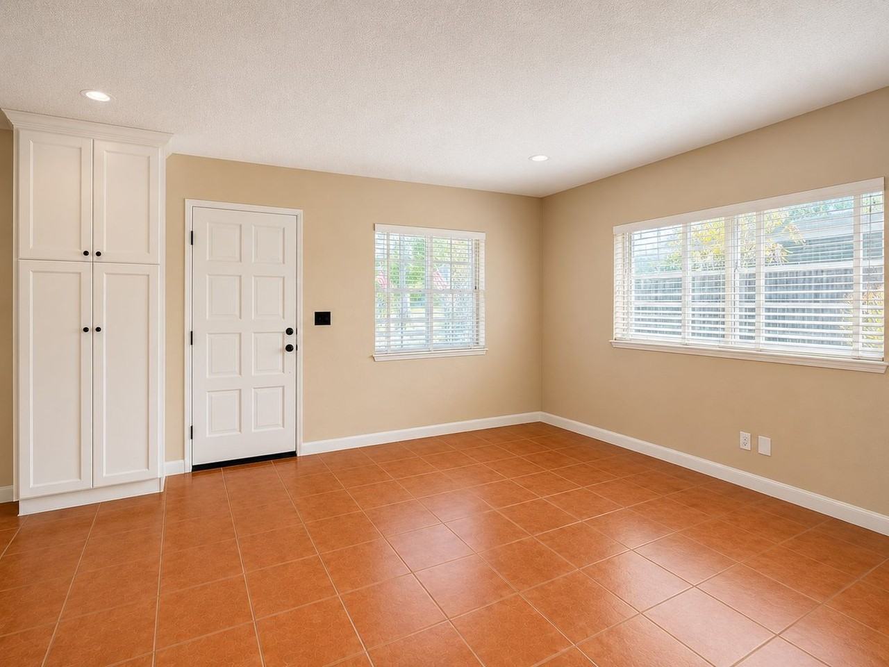 1540 Oneco Ave - Photo 2 of 14