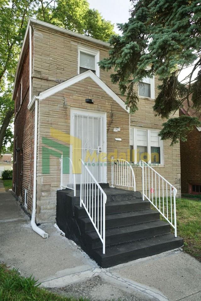 2048 W 82nd Pl