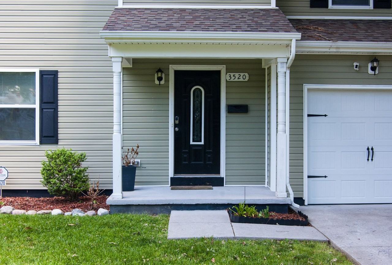 3520 Bapaume Ave - Photo 2 of 23