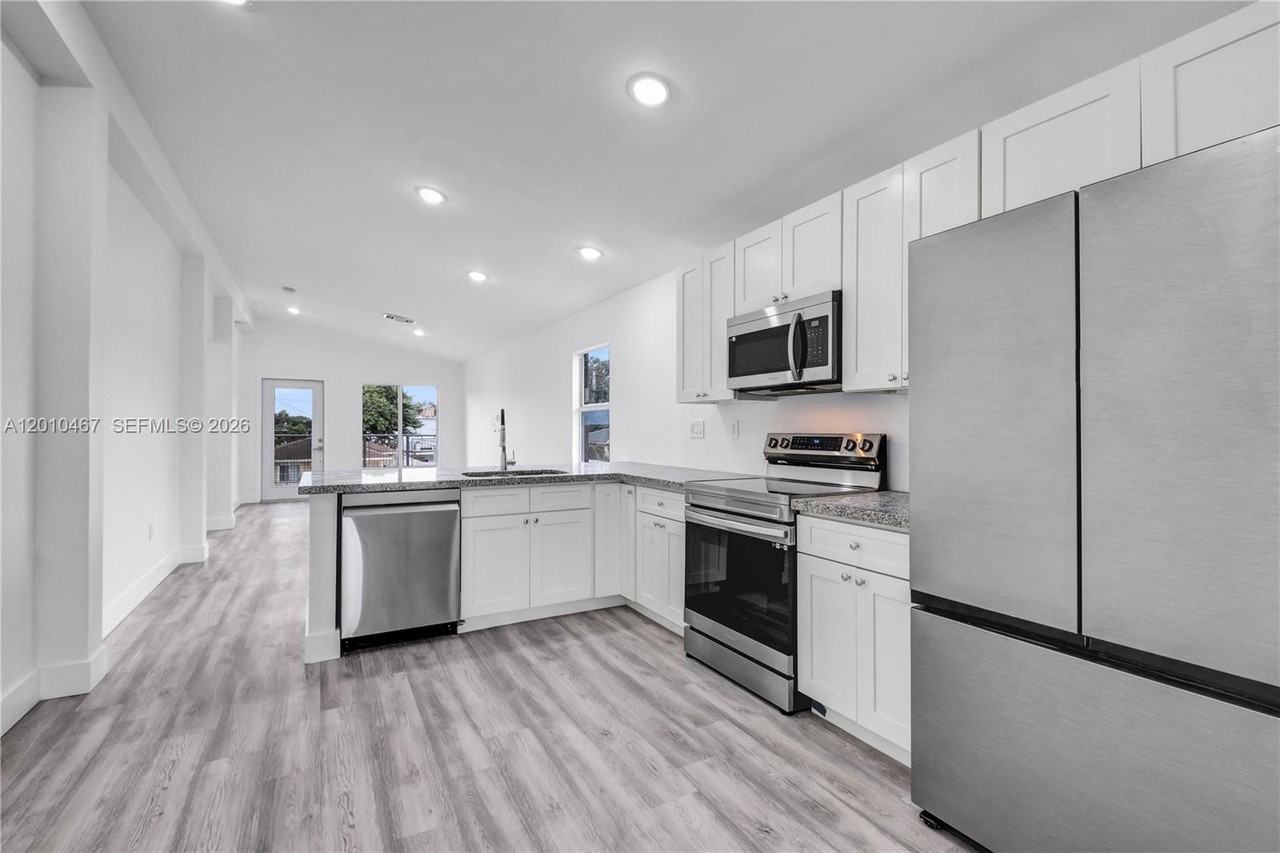 763 Nw 80th St #B - Photo 2 of 8