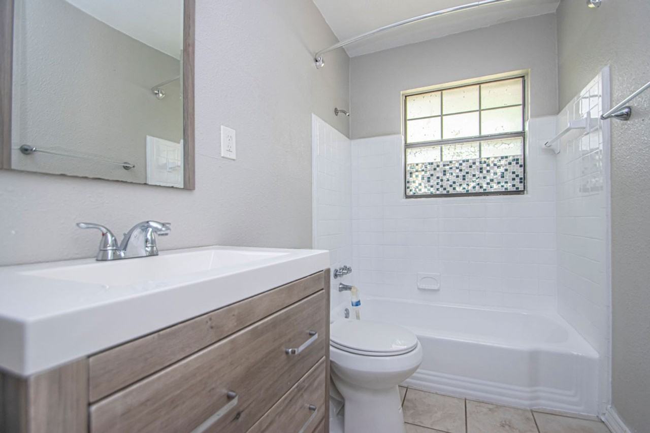 4900 Trinity Dr - Photo 7 of 30