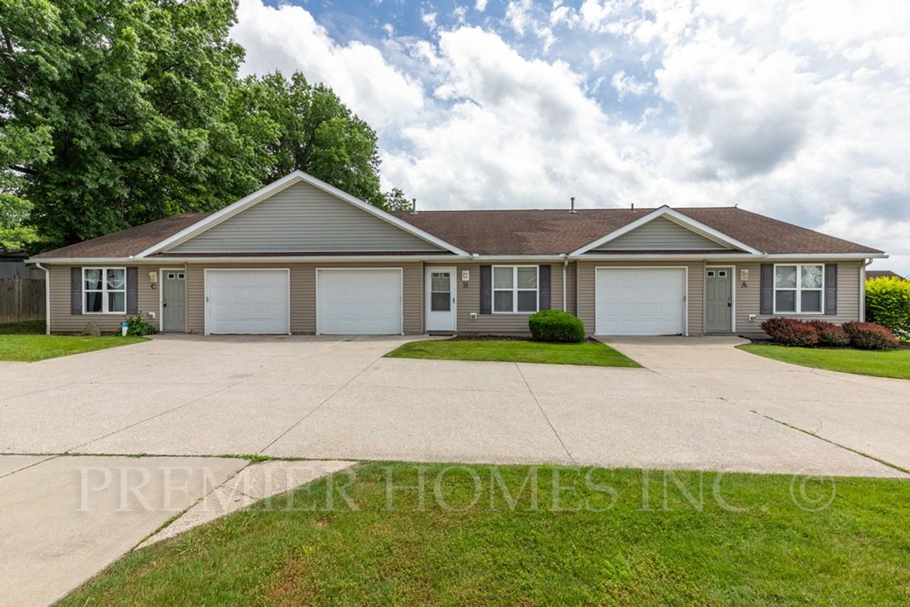 60 60 | 76 | 92 Meadow Wood Dr