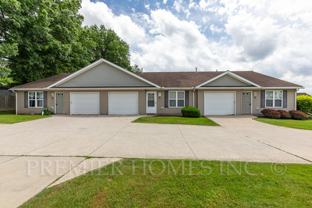 60 60 | 76 | 92 Meadow Wood Dr - Photo 1 of 1