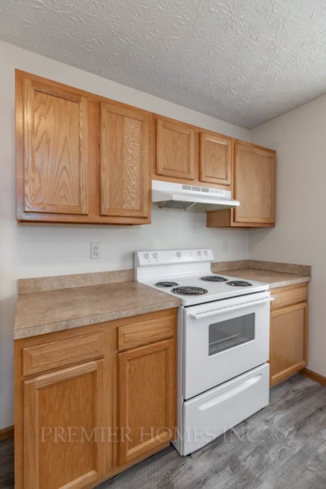 60 60 | 76 | 92 Meadow Wood Dr - Photo 7 of 16