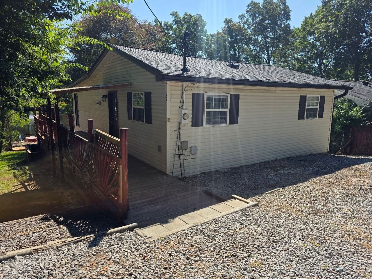 37 Cobb Rd - Photo 3 of 22