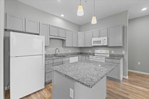 featured image of 32 Cottonwood Dr
