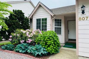 featured image of 807 Nw Sundance Cir