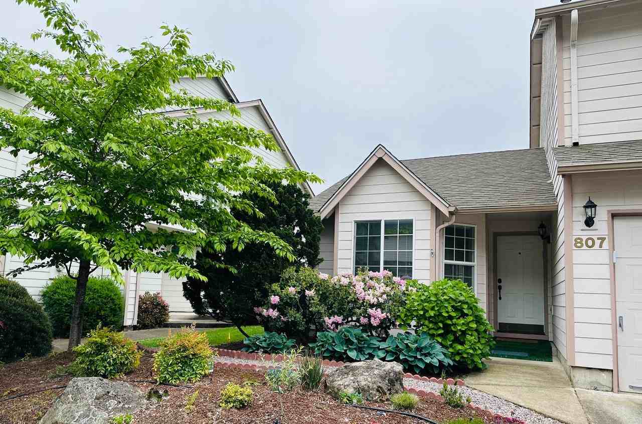 807 Nw Sundance Cir - Photo 2 of 23