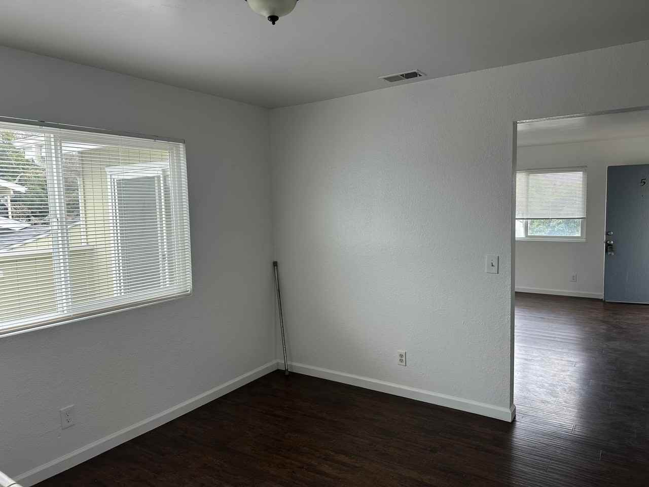 157 S Elm St - Photo 4 of 9