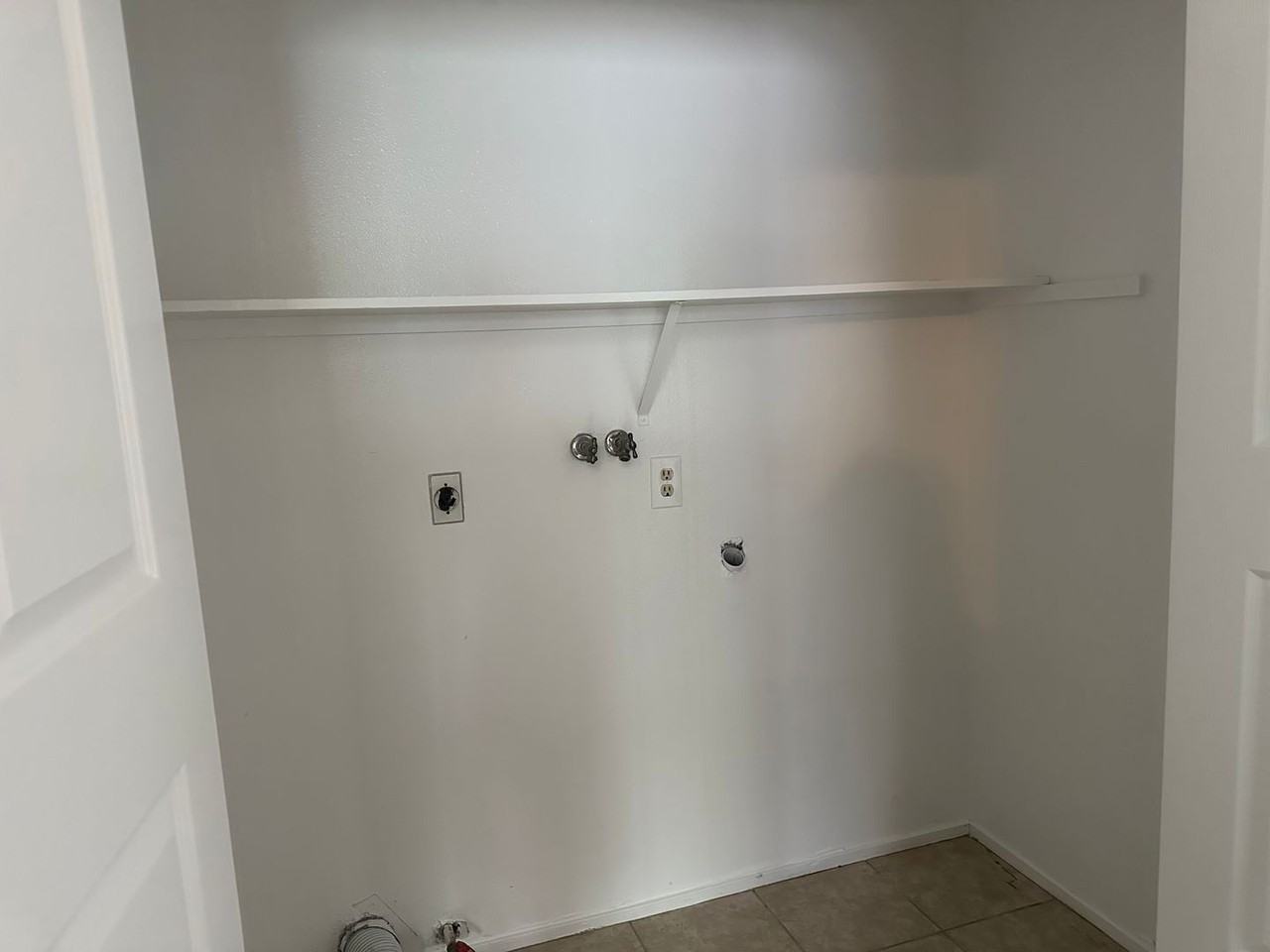 157 S Elm St - Photo 5 of 9