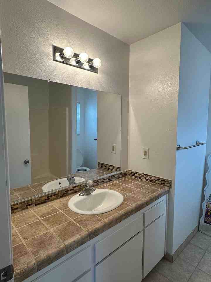 157 S Elm St - Photo 7 of 9