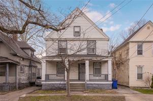 featured image of 5614 Drake Ave