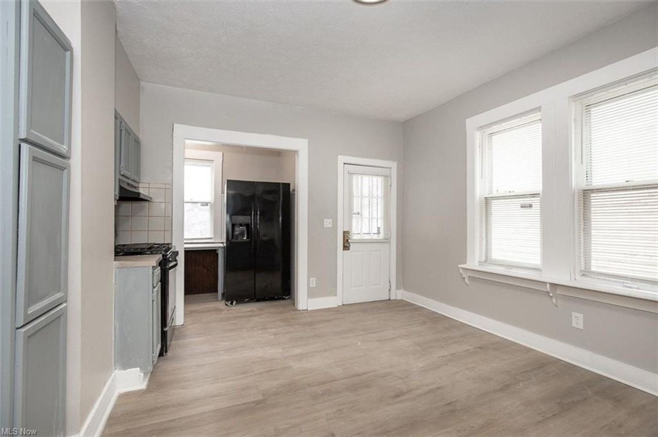 5614 Drake Ave - Photo 4 of 21