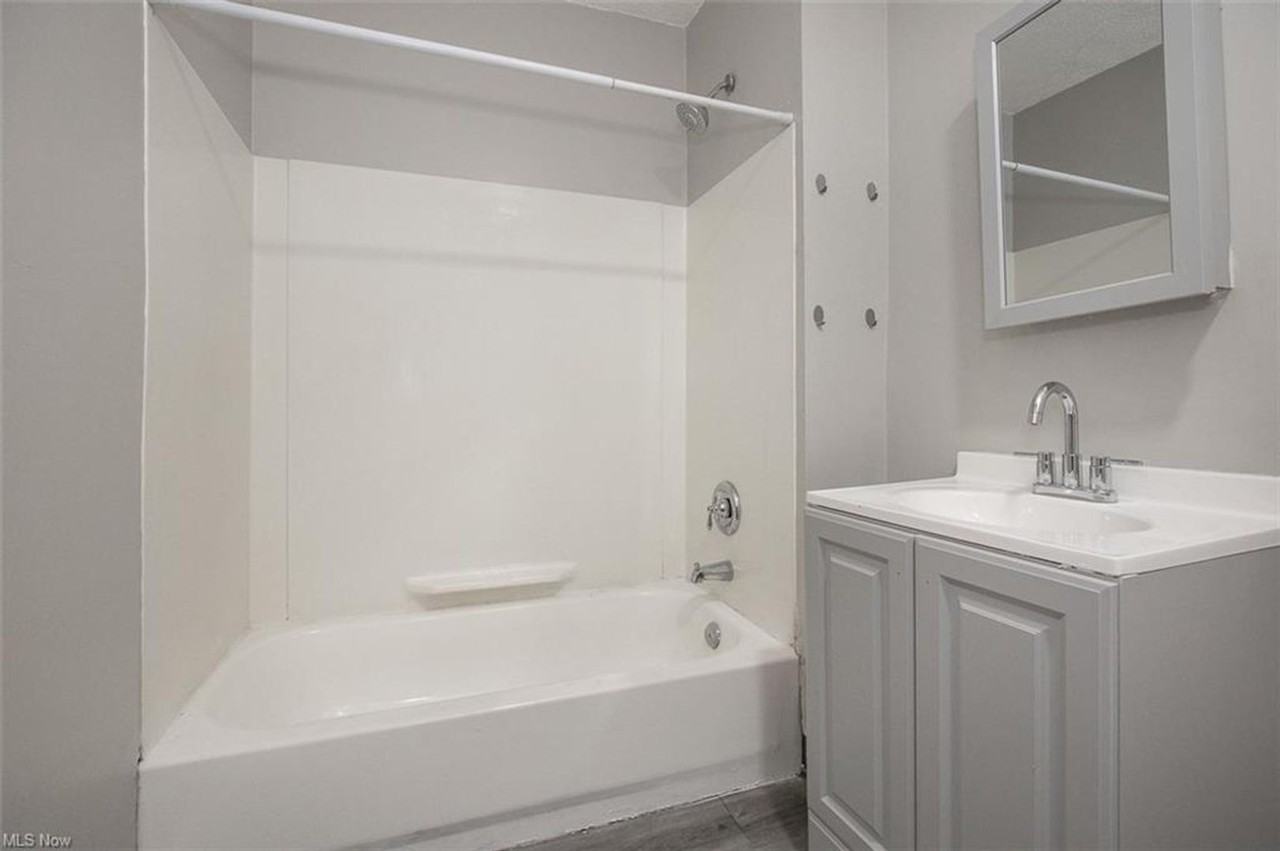 5614 Drake Ave - Photo 6 of 18