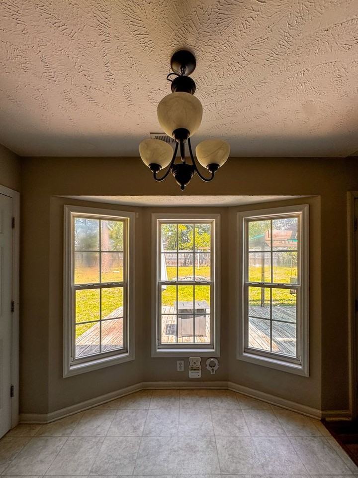 118 Jefferson Dr - Photo 4 of 16