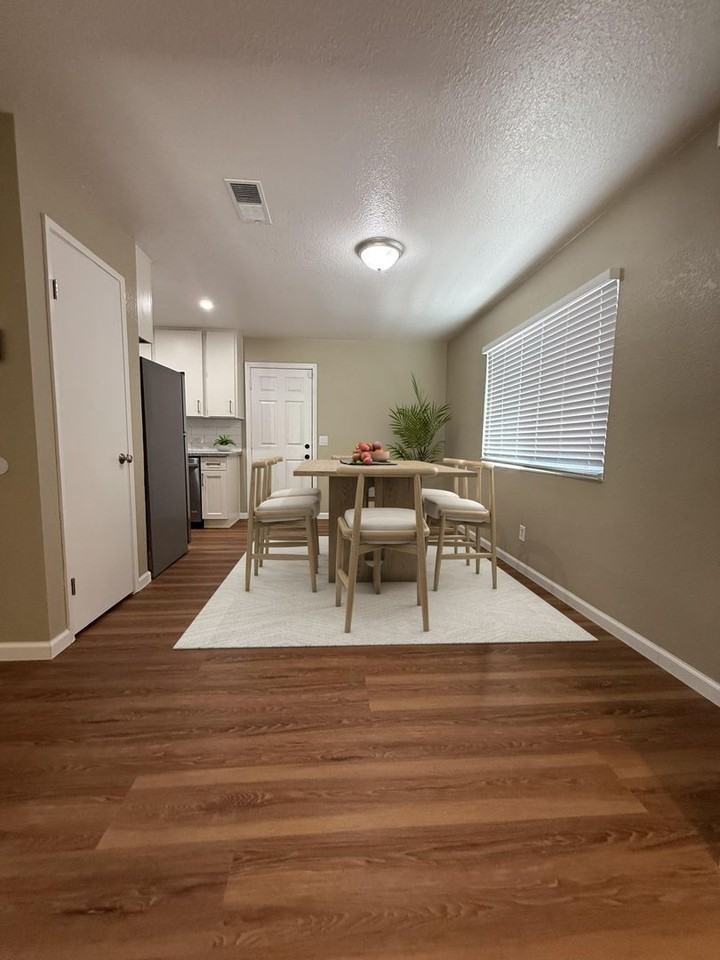 2041 Robin Dr - Photo 4 of 16