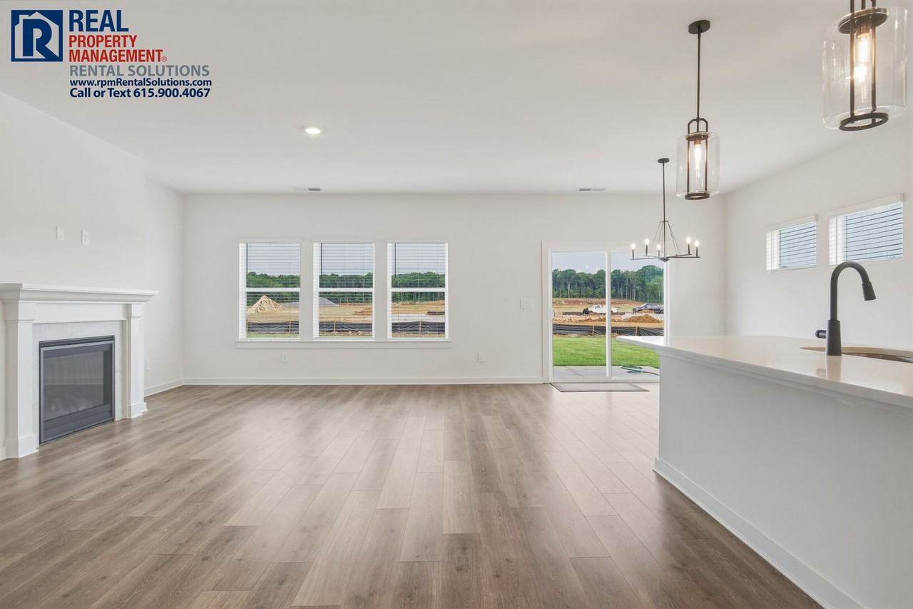 3728 Howland Ct - Photo 5 of 36