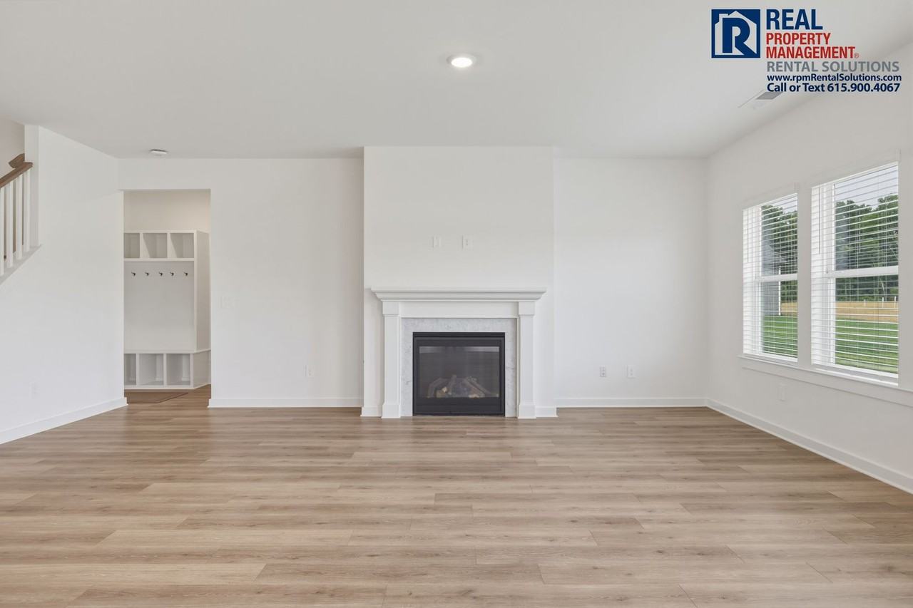 3728 Howland Ct - Photo 7 of 36