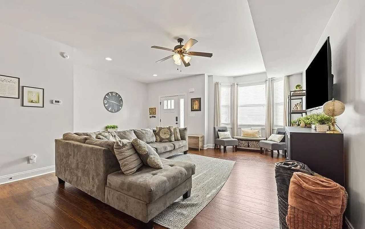 104 Capital St - Photo 2 of 9