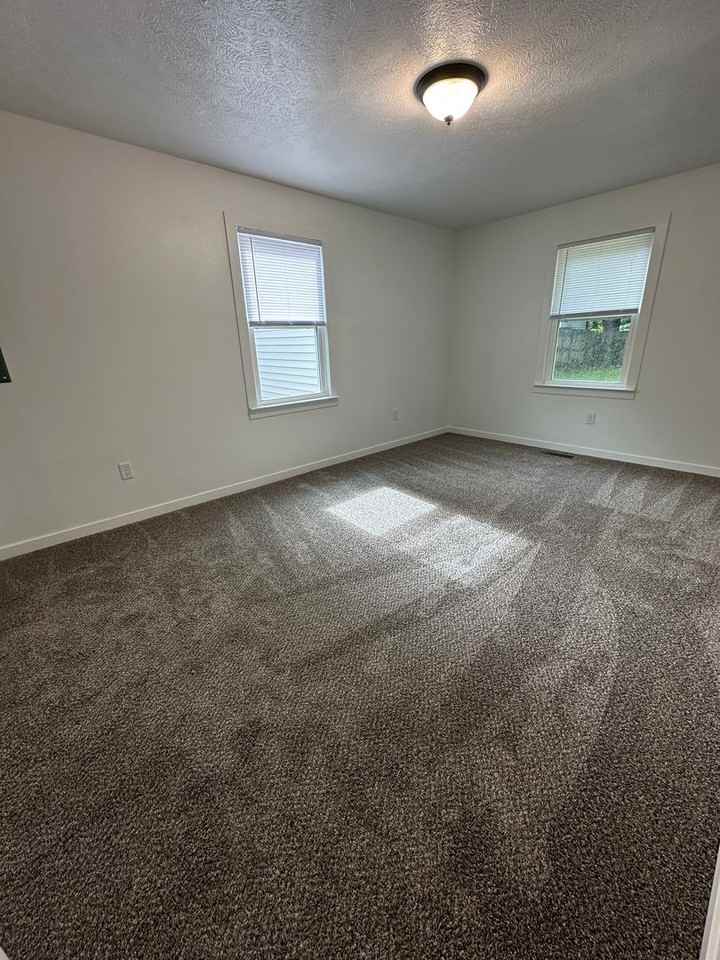 404 W Oakridge Ave - Photo 6 of 13