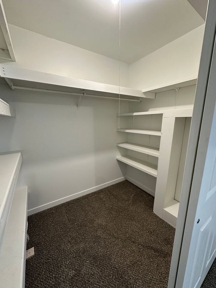 404 W Oakridge Ave - Photo 7 of 13