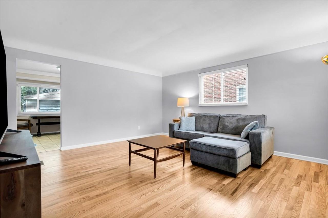 1554 Cynthia Ave - Photo 4 of 36