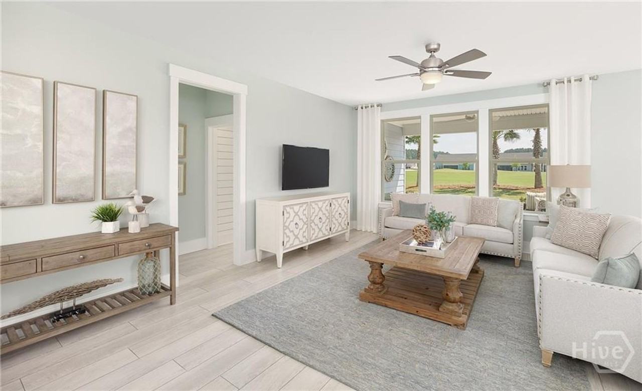 695 Longleaf Dr - Photo 2 of 19