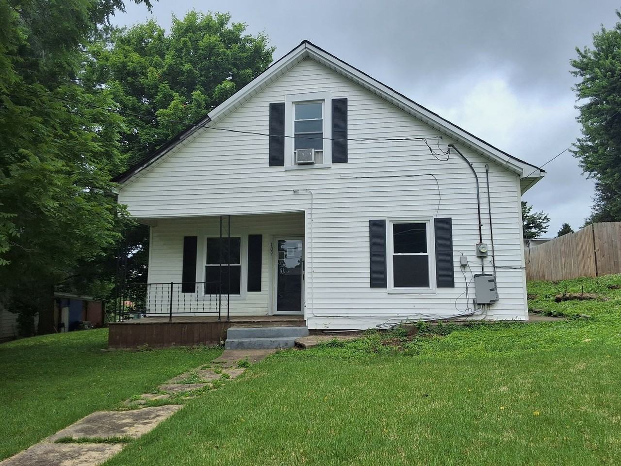 109 E Main St