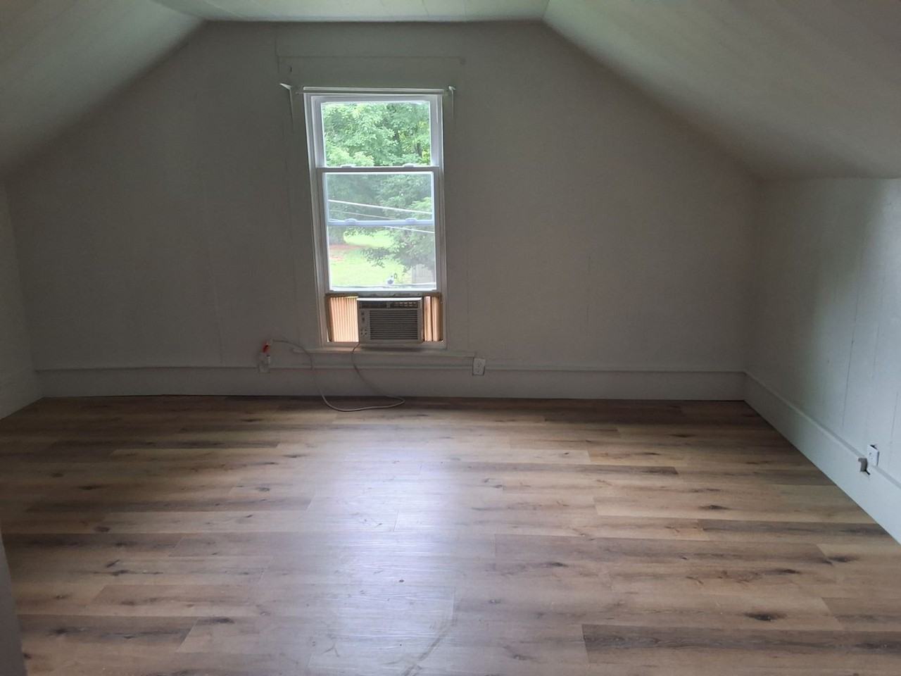 109 E Main St - Photo 4 of 19