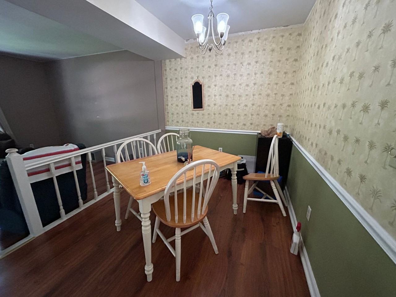 129 Huntington Ln - Photo 2 of 11
